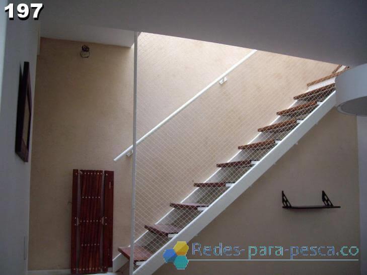 Mallas - redes protección vertical escaleras